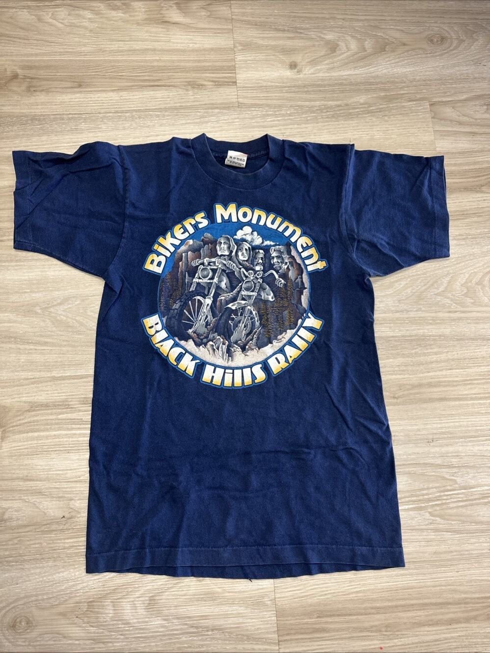 Vtg 1988 Sturgis Motorcycle Rally T Shirt M Bikers Monument Crazy Horse 80s FOTL